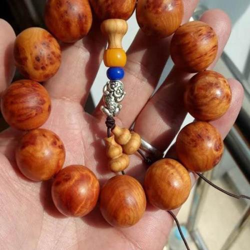 诱骗老人的链条上，“刘洪滨”们只是一环：beat365(图1)